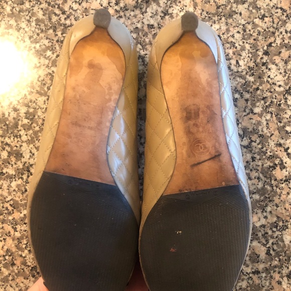 Classic CHANEL authentic quilted kitten heel - Picture 7 of 8